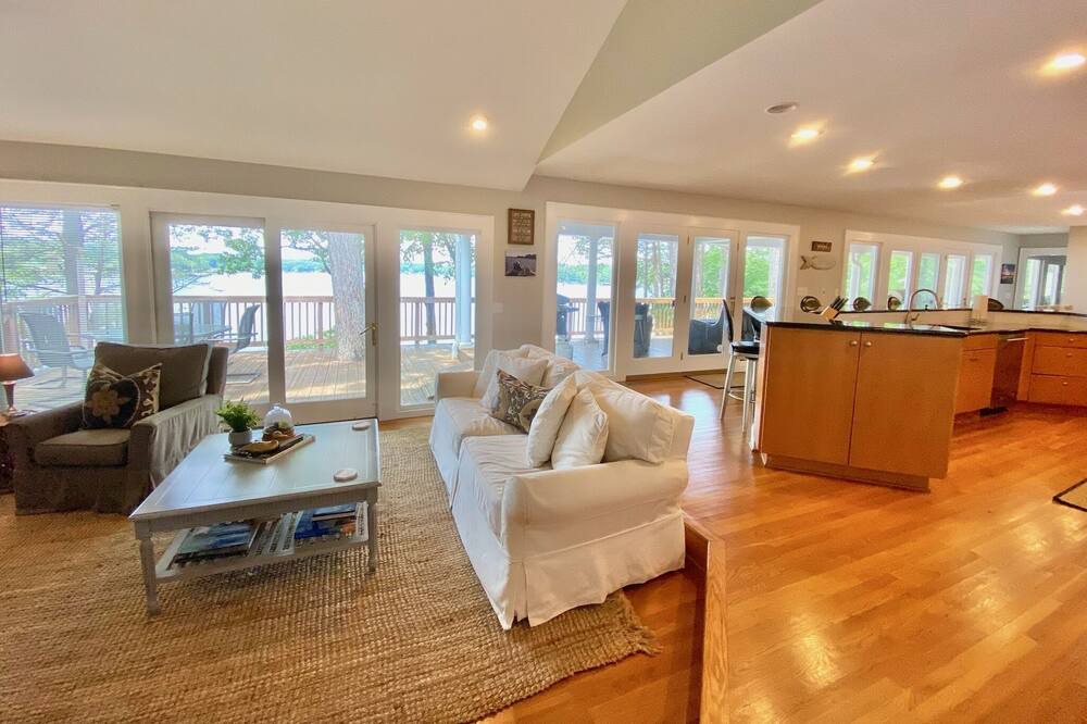 Photo of Livingroom in Southmont