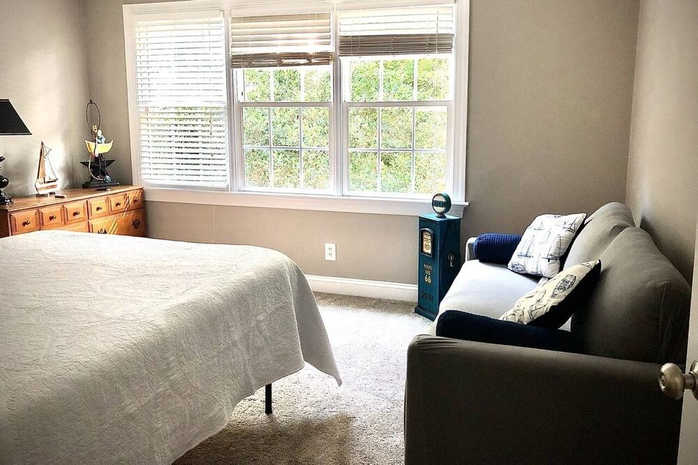 Photo of Bedroom in Macon