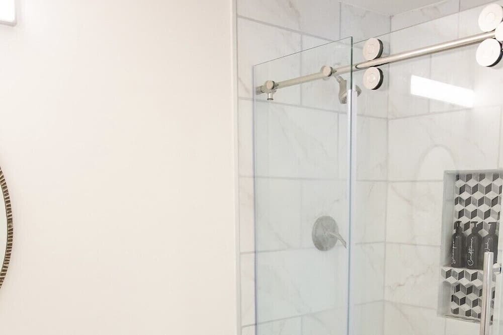 Photo of Bathroom in Roxboro