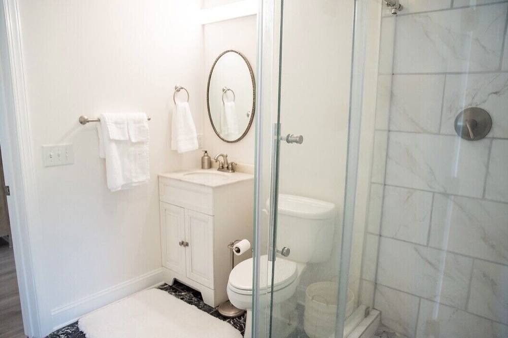 Photo of Bathroom in Roxboro