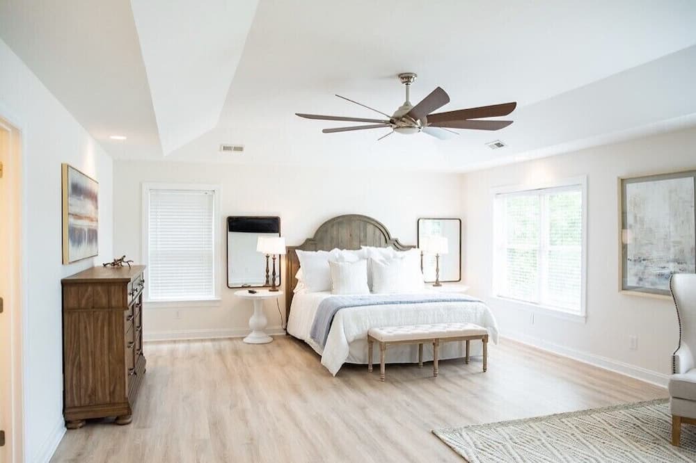 Photo of Bedroom in Roxboro
