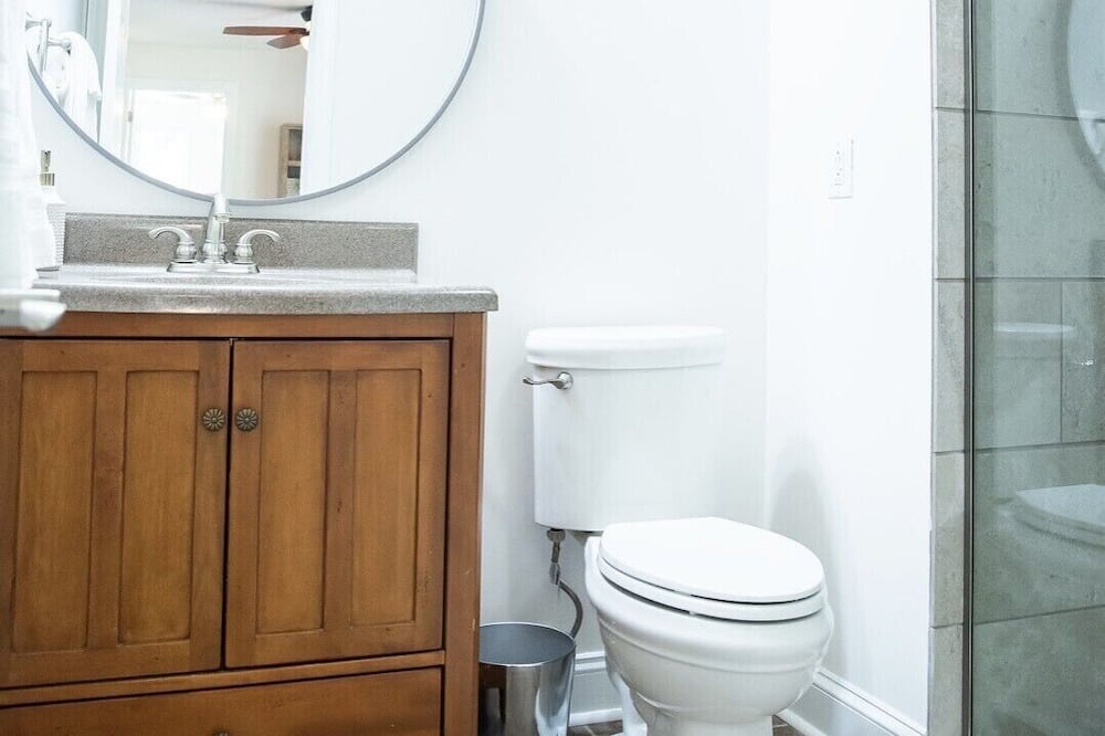 Photo of Bathroom in Roxboro