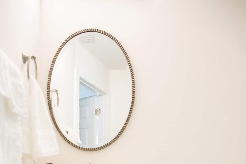 Photo of Bathroom in Roxboro