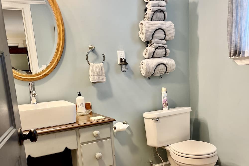 Photo of Bathroom in Cordova