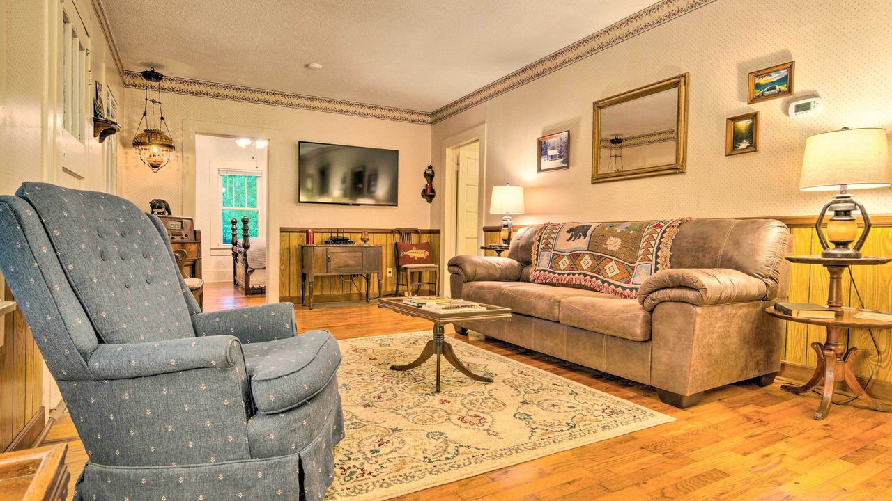 Photo of Livingroom in Linville Falls