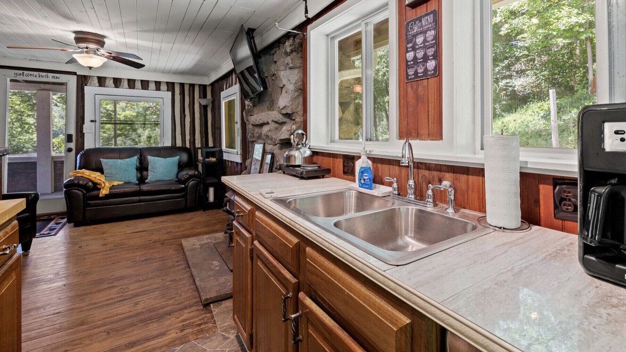 Photo of Kitchen in Chimney Rock