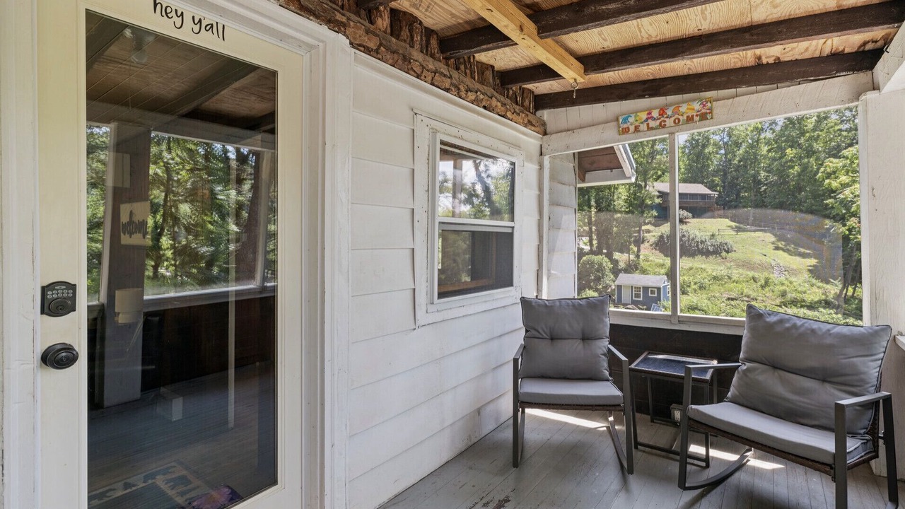 Photo of Patio Balcony in Chimney Rock