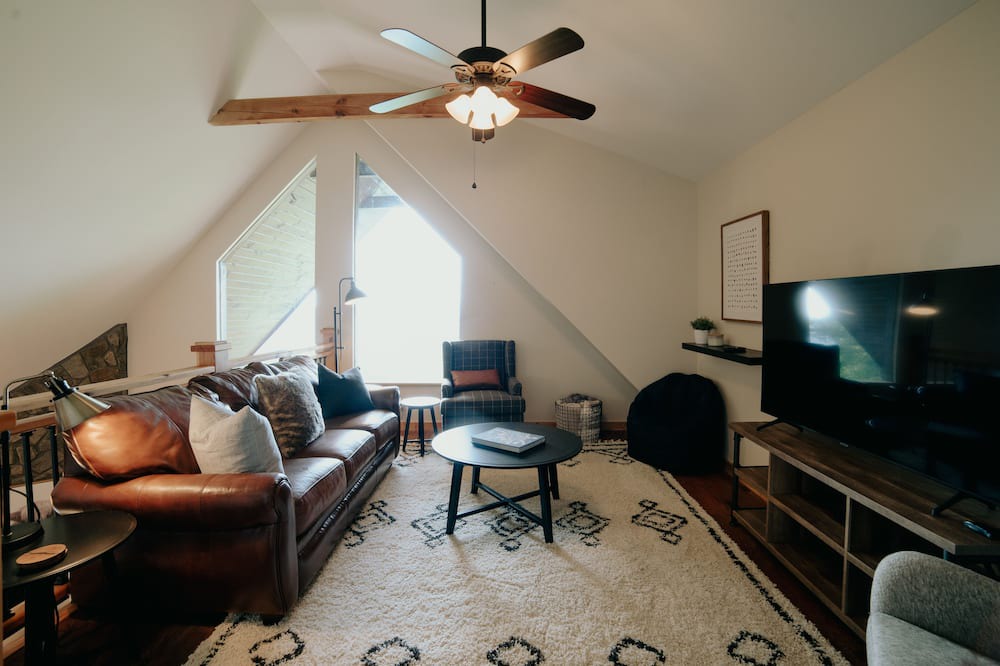 Photo of Livingroom in Bostic