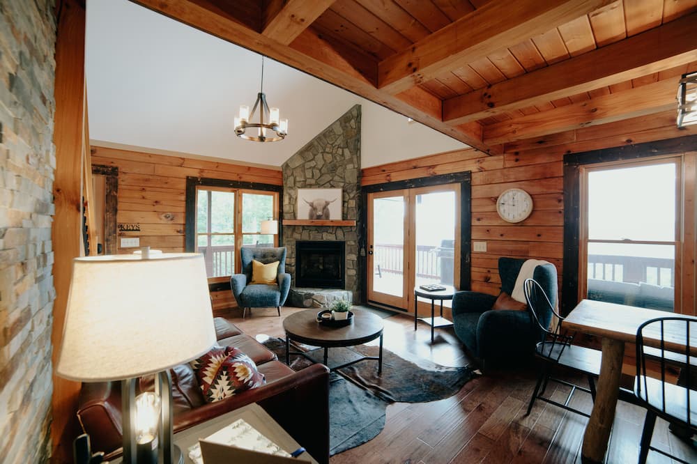 Photo of Livingroom in Bostic