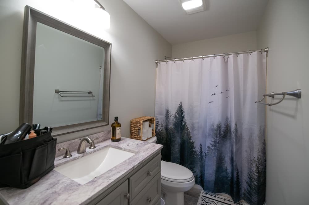 Photo of Bathroom in Beech Mountain