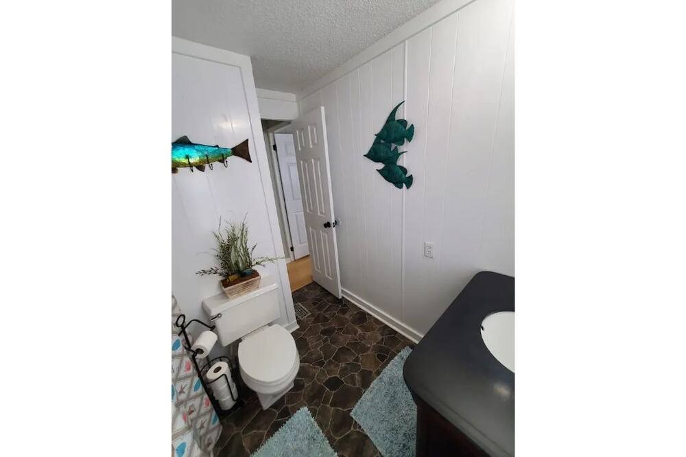 Photo of Bathroom in Wilmington Beach