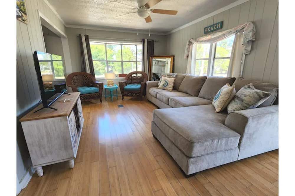 Photo of Livingroom in Wilmington Beach