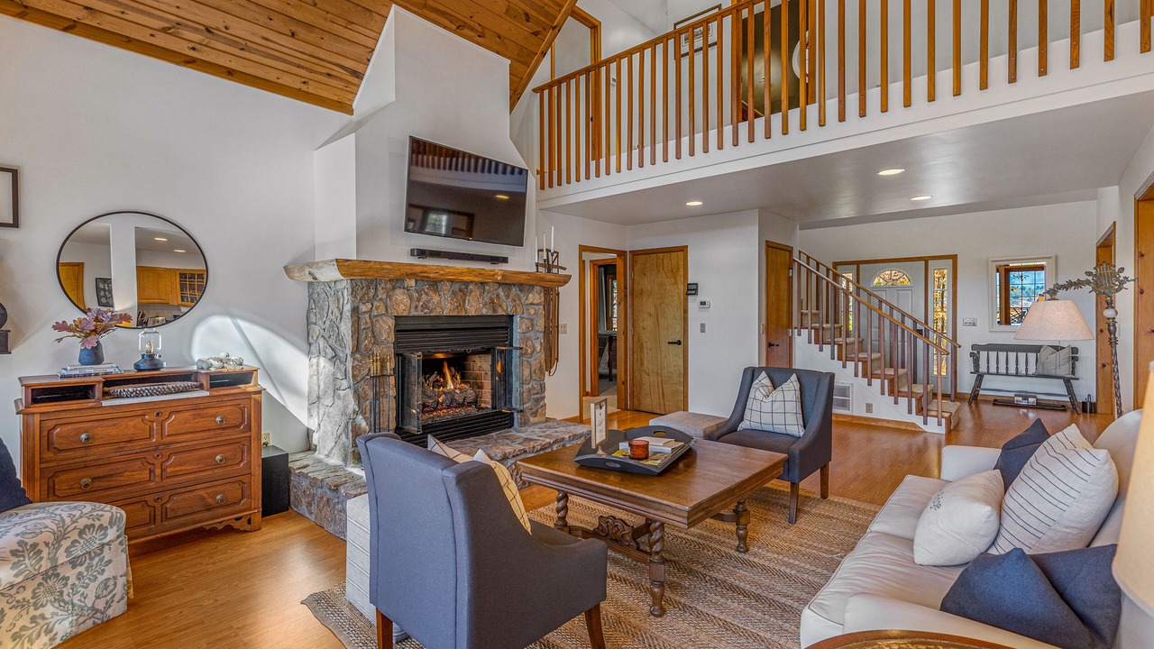 Photo of Livingroom in Highlands Hills