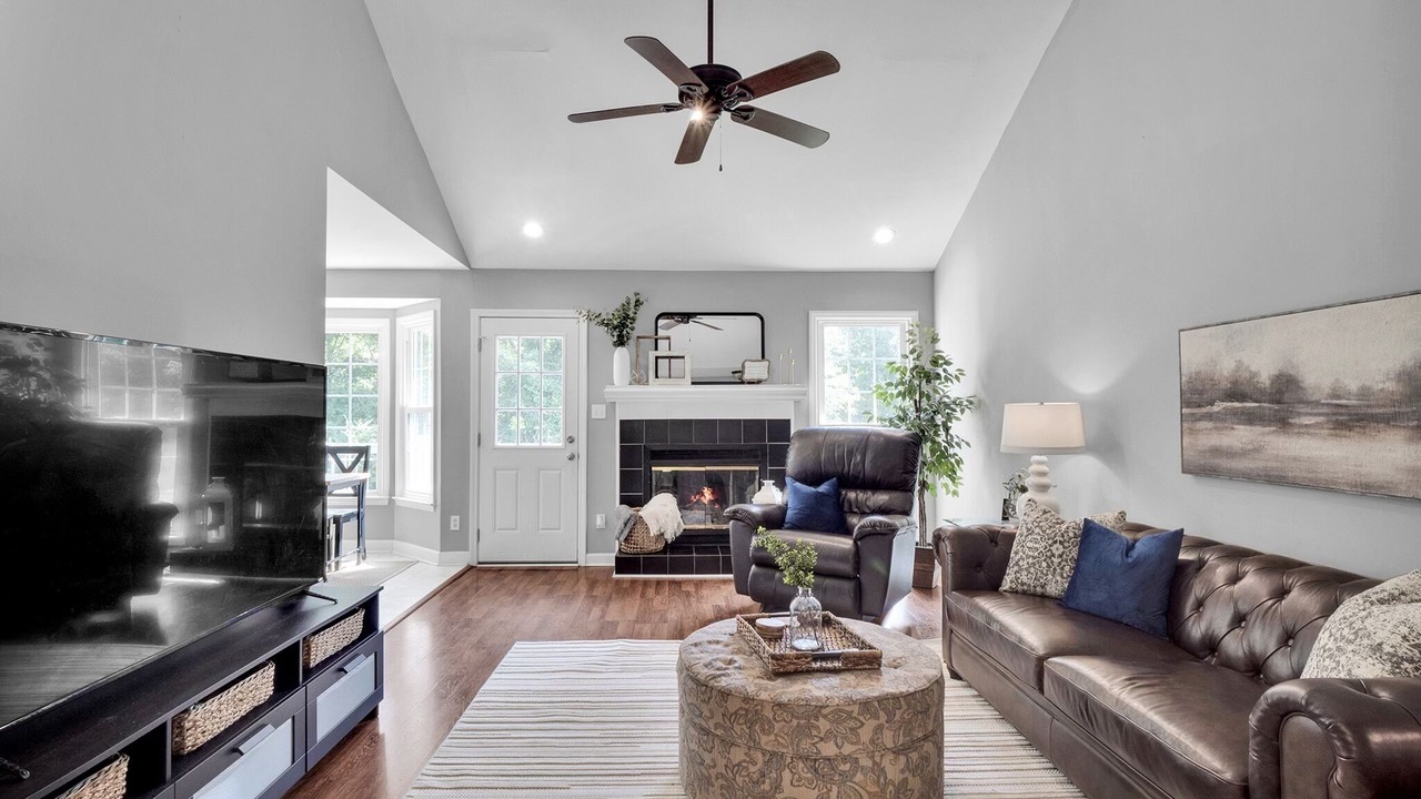 Photo of Livingroom in Monroe
