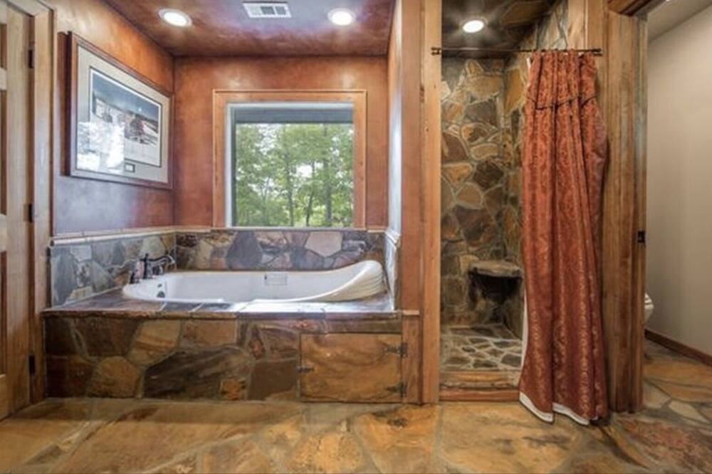 Photo of Bathroom in Rosman