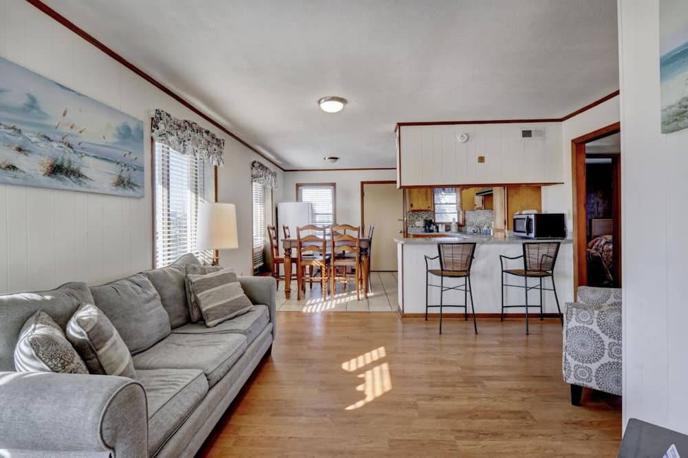 Photo of Livingroom in Wilmington Beach