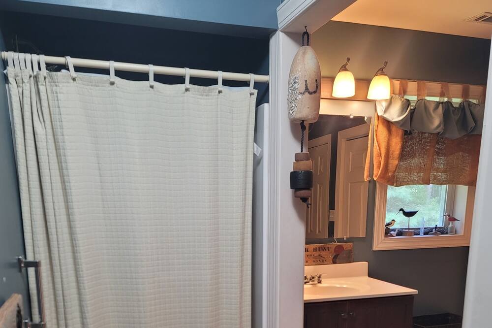 Photo of Bathroom in Beaufort