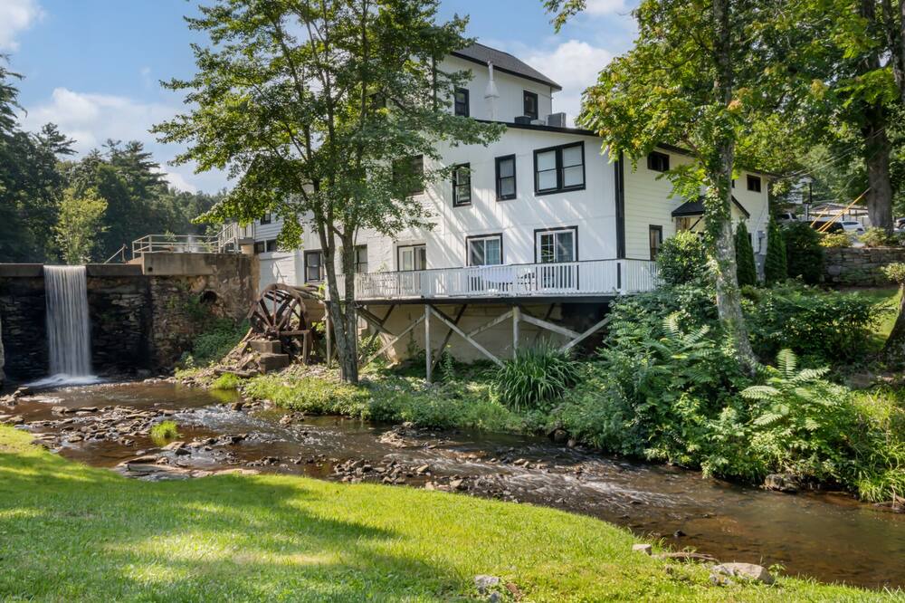Photo of Outdoor in Flat Rock