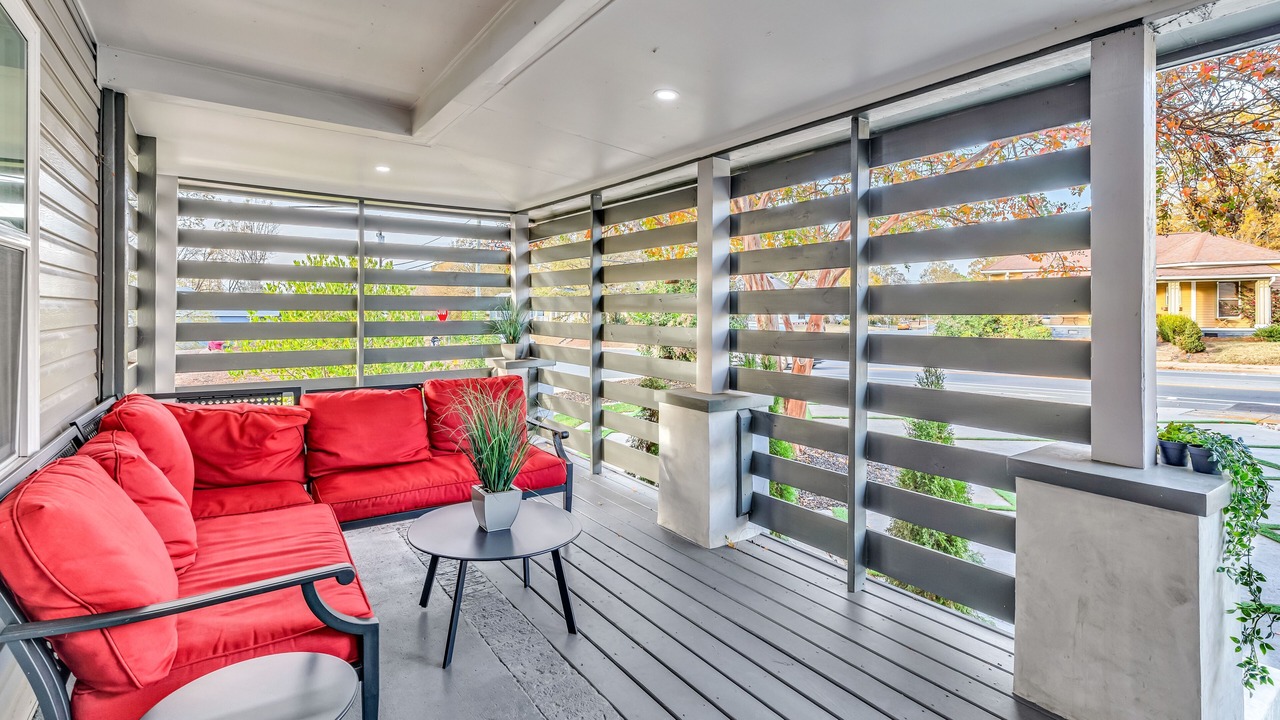 Photo of Patio Balcony in Villa Heights