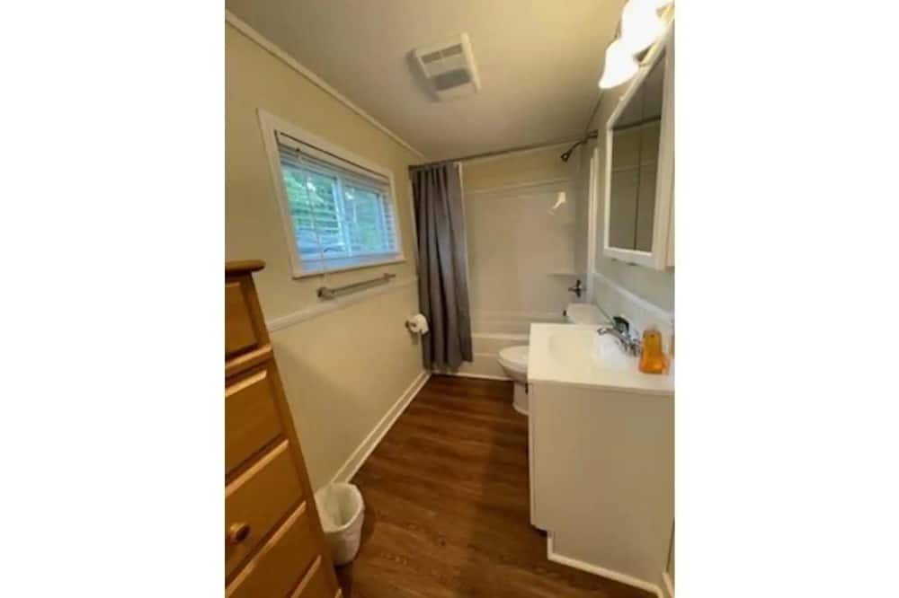 Photo of Bathroom in Qualla