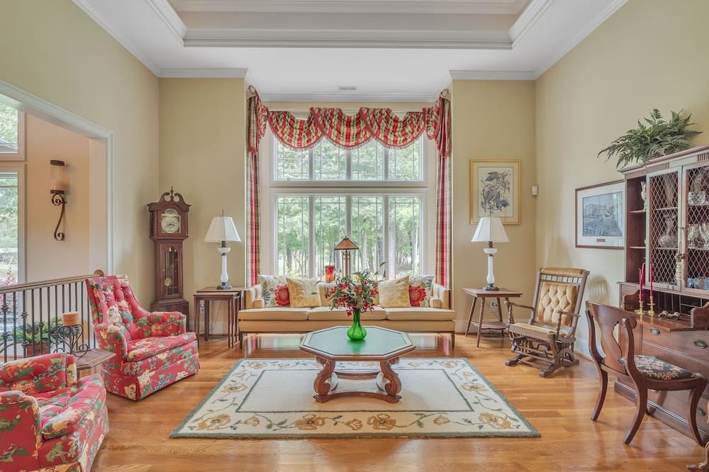Photo of Bedroom in Steele Creek