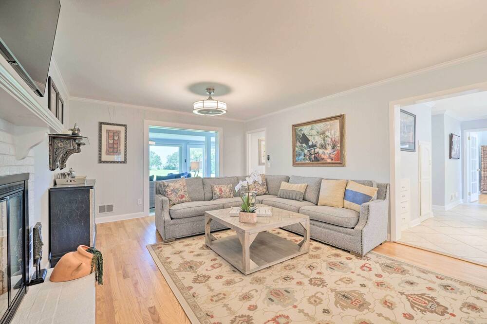 Photo of Livingroom in Myrtle Grove
