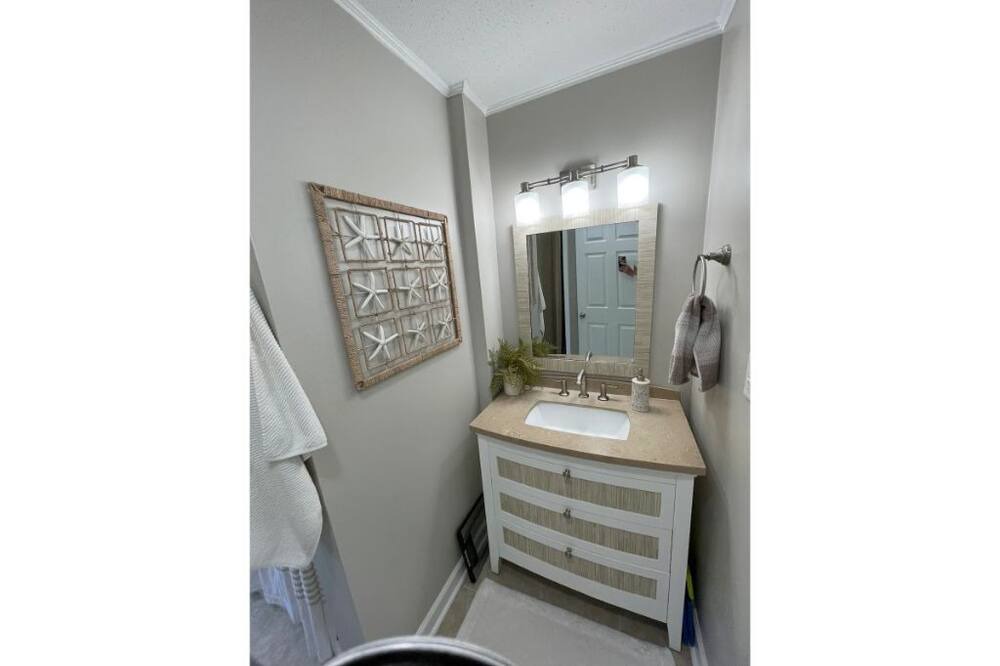 Photo of Bathroom in Core Creek