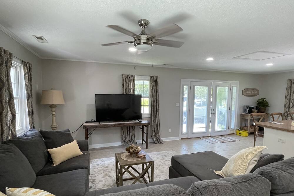 Photo of Livingroom in Core Creek