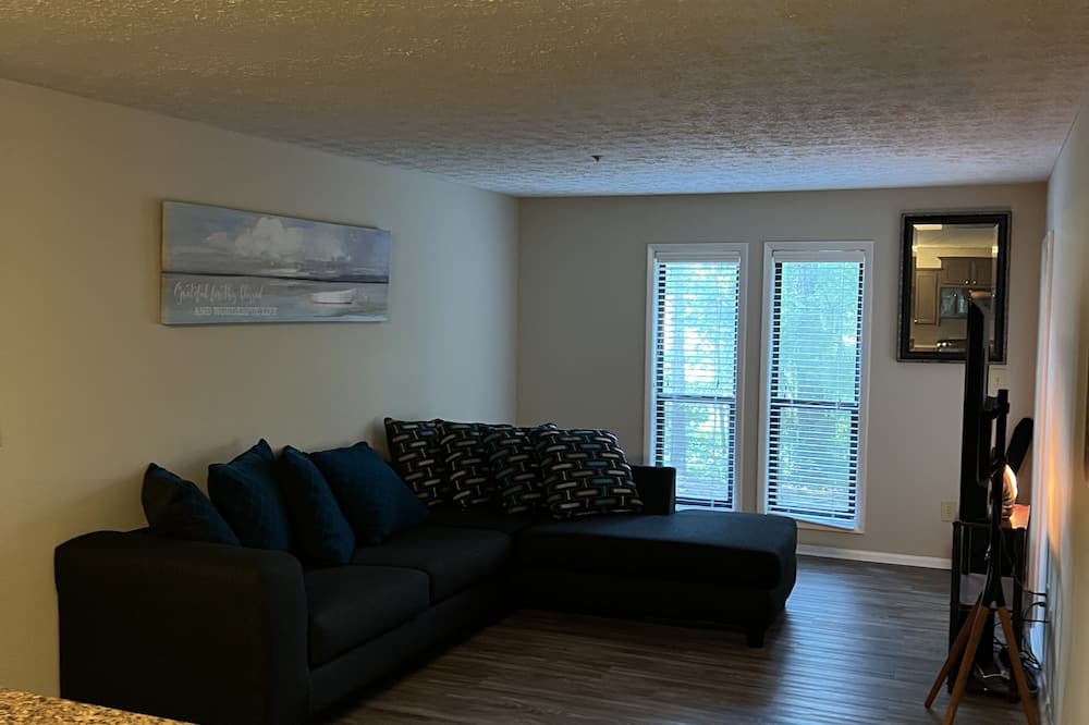 Photo of Livingroom in Hoover