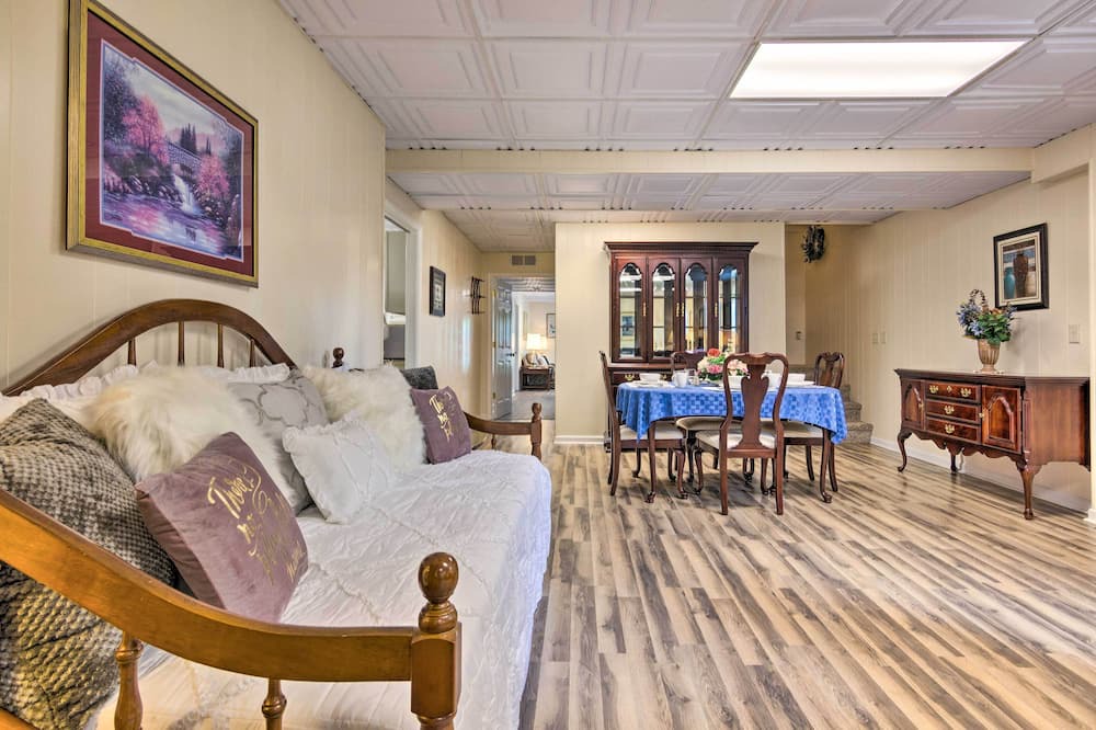 Photo of Bedroom in Lenoir