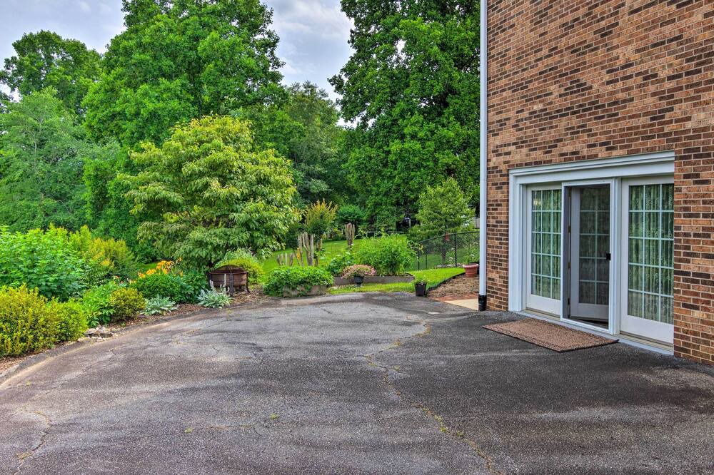 Photo of Outdoor in Lenoir