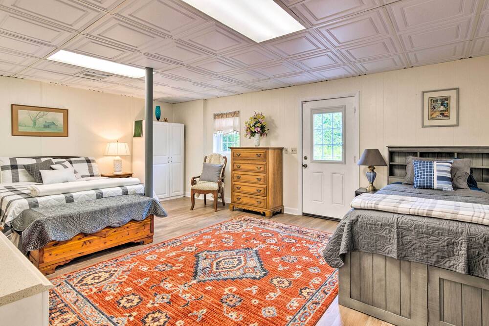 Photo of Bedroom in Lenoir