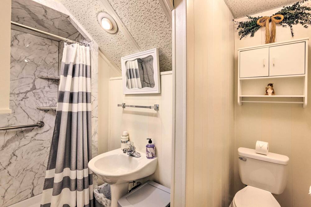 Photo of Bathroom in Lenoir