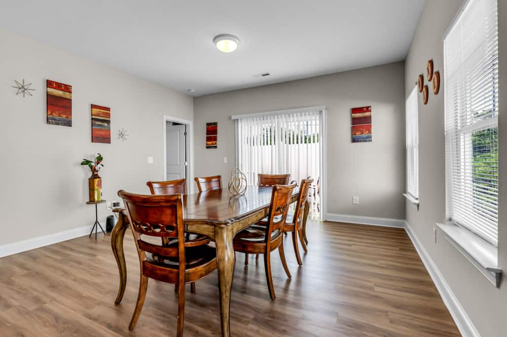 Photo of Livingroom in Greensboro
