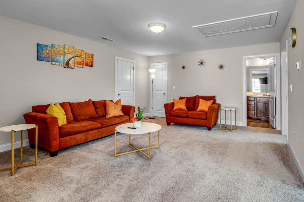 Photo of Livingroom in Greensboro