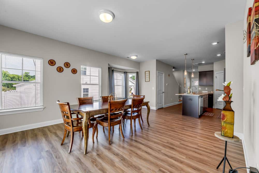 Photo of Livingroom in Greensboro