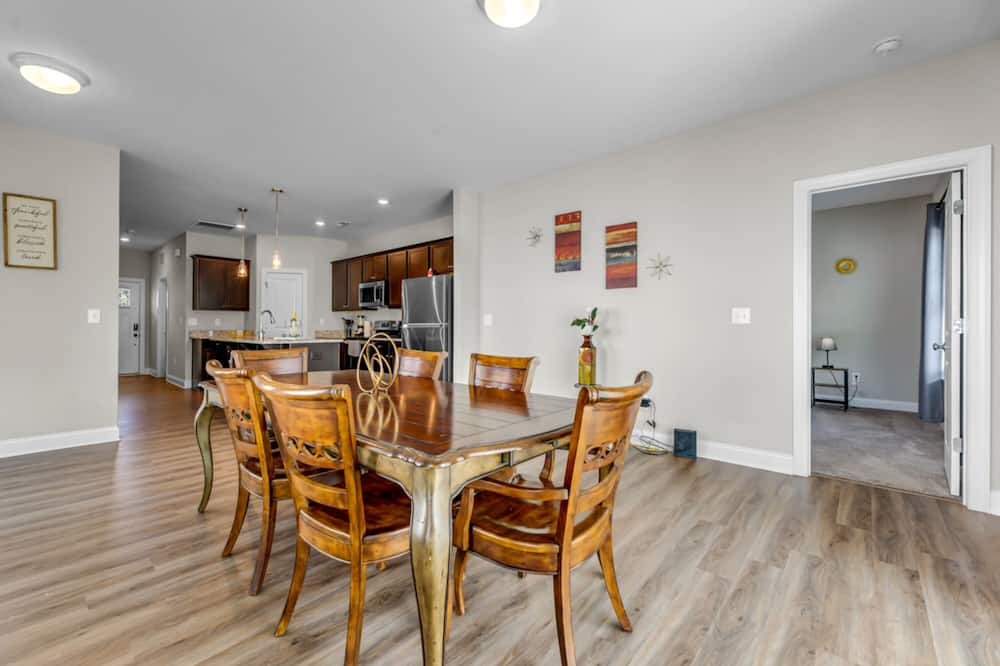 Photo of Livingroom in Greensboro