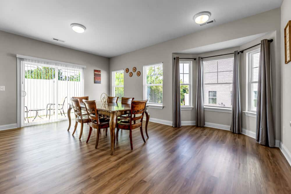 Photo of Livingroom in Greensboro