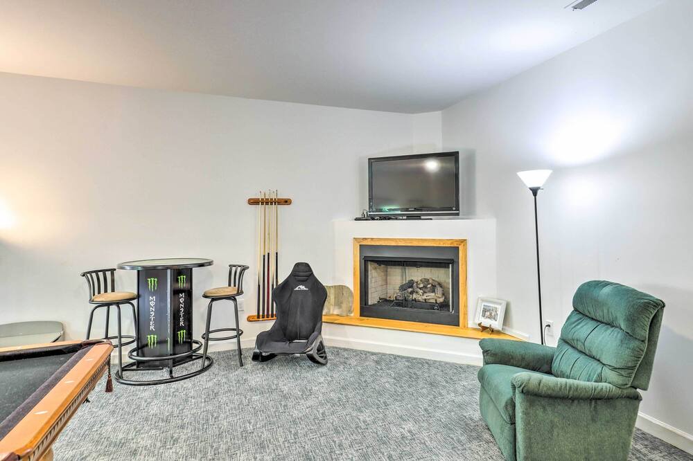 Photo of Livingroom in Weaverville