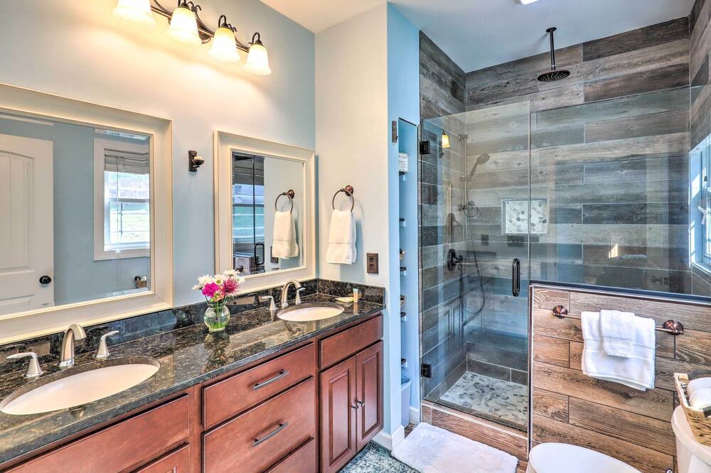 Photo of Bathroom in Weaverville