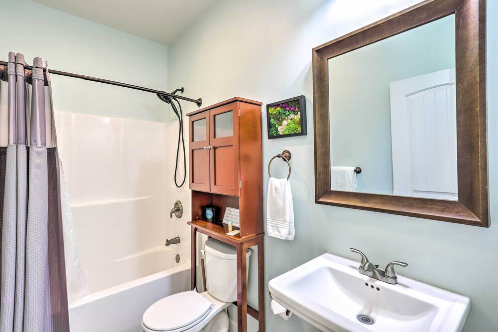 Photo of Bathroom in Weaverville
