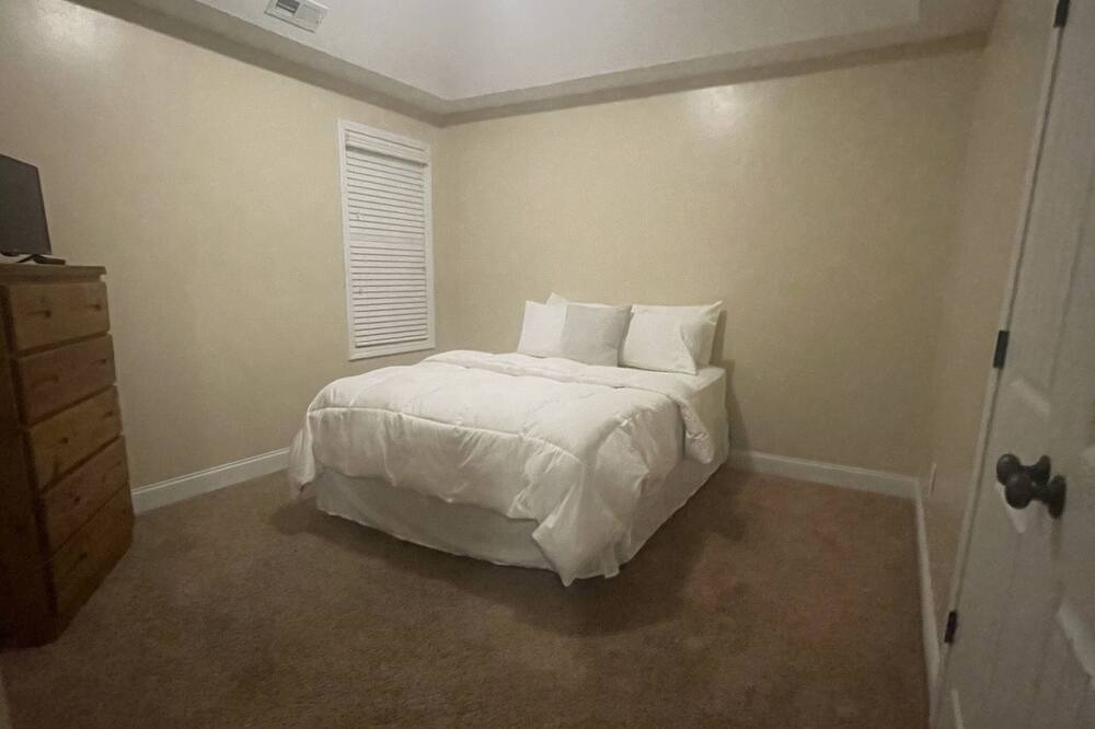 Photo of Bedroom in Cape Fear