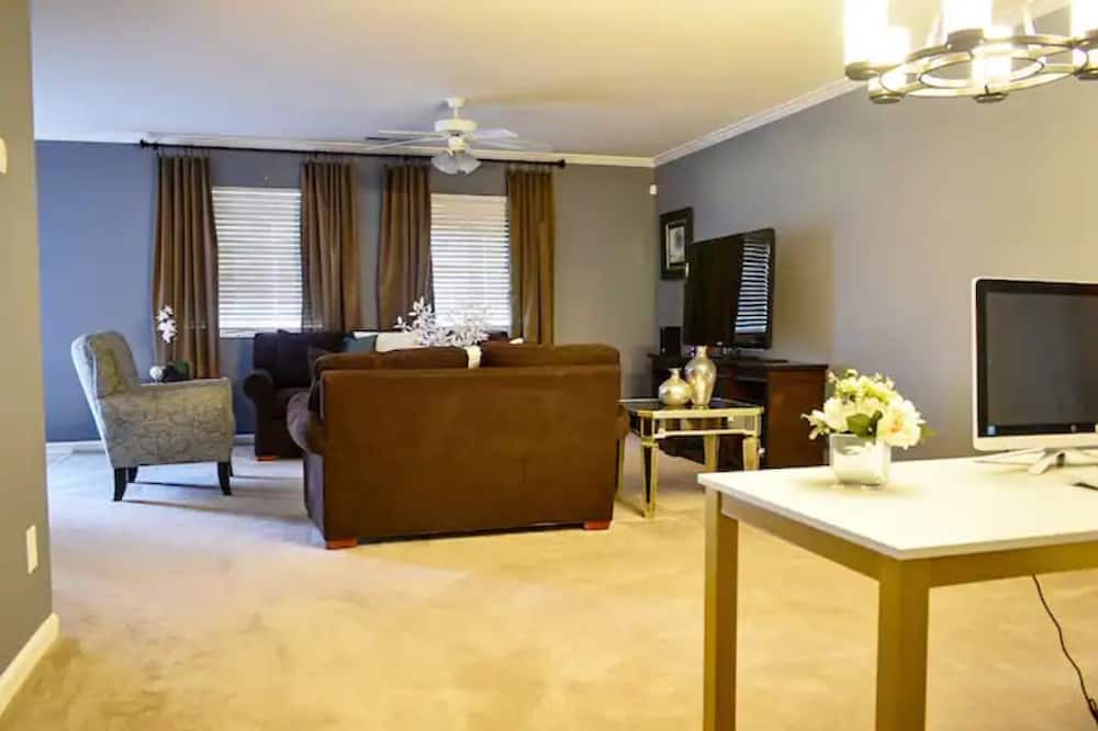Photo of Livingroom in Gibsonville