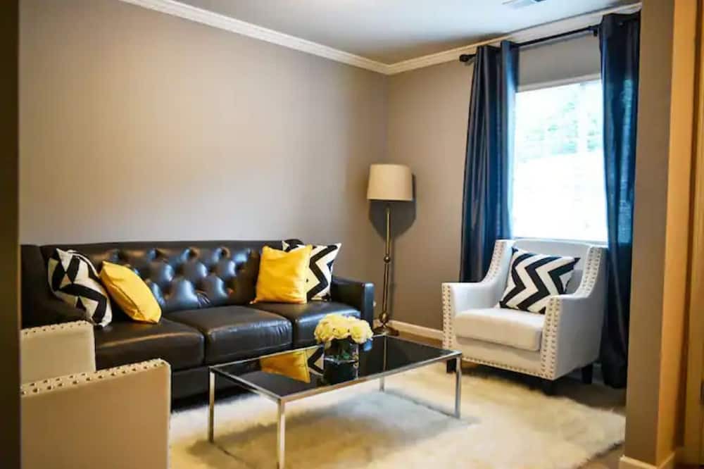 Photo of Livingroom in Gibsonville