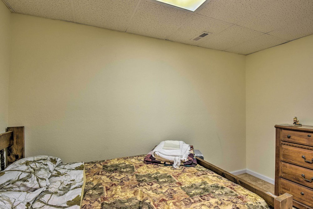 Photo of Bedroom in Upper Peachtree