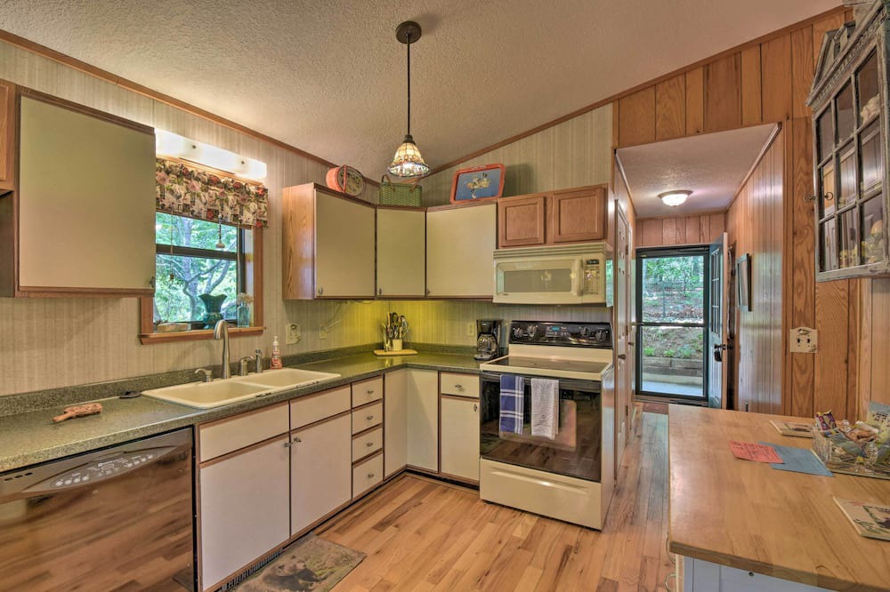 Photo of Kitchen in Upper Peachtree