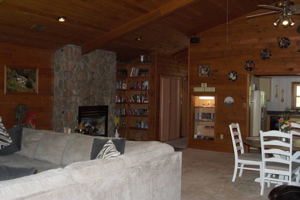 Photo of Livingroom in Ferguson