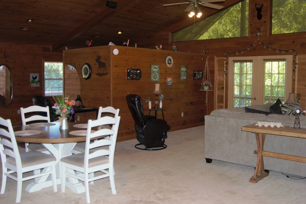 Photo of Livingroom in Ferguson