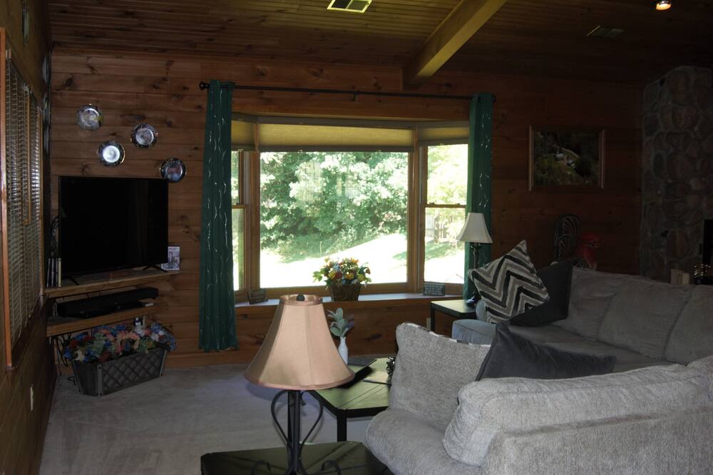 Photo of Livingroom in Ferguson