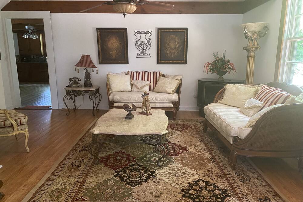 Photo of Livingroom in Rutherfordton